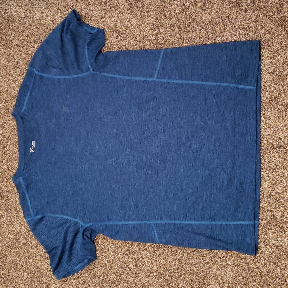 NWOT Old Navy Active short sleeved shirt